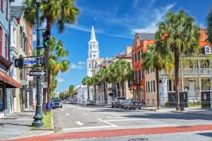 Charleston a piedi: 5 itinerari per scoprire la città passo dopo passo, tra vicoli del French Quarter e viali di palme sul Battery