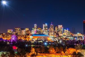 Skyline notturno di Denver in Colorado